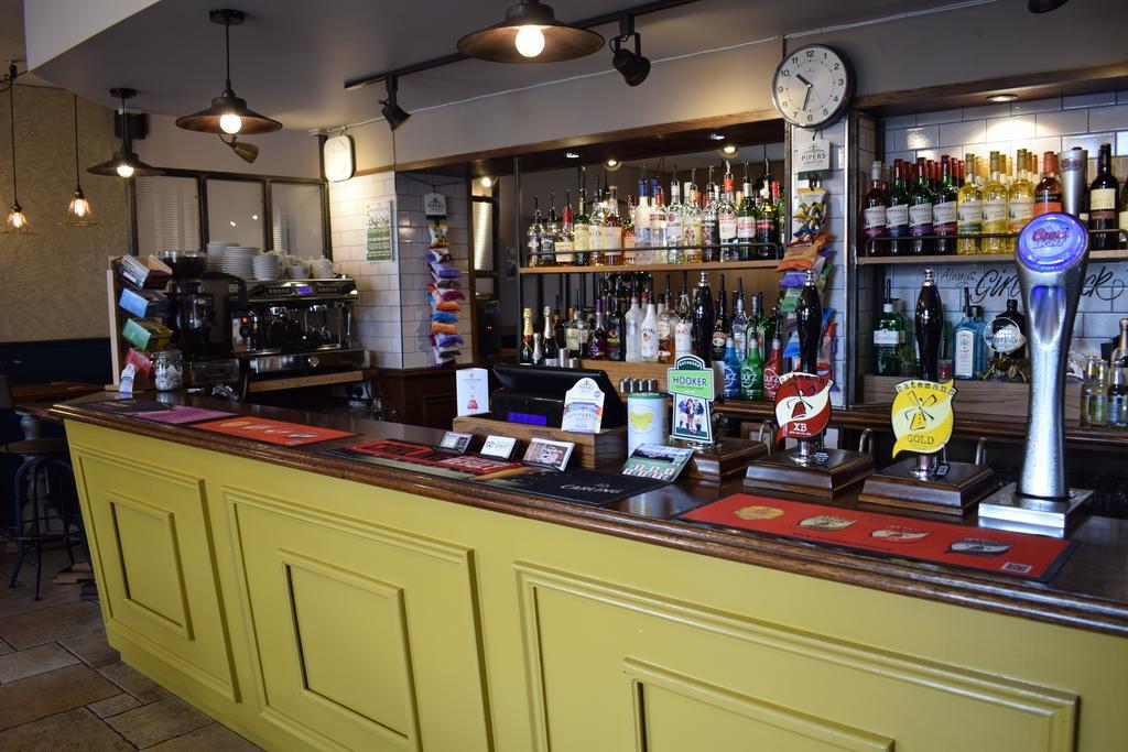 Woolpack Pub & Kitchen Bed & Breakfast สเกคเนส ภายนอก รูปภาพ