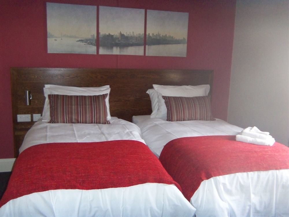 Woolpack Pub & Kitchen Bed & Breakfast สเกคเนส ภายนอก รูปภาพ